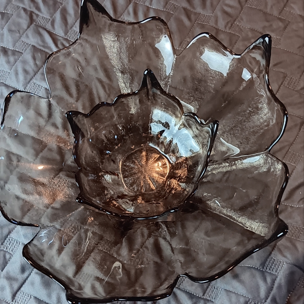 1960's Viking Glass Co Epic Line Teaberry 12" & 6" service bowl set